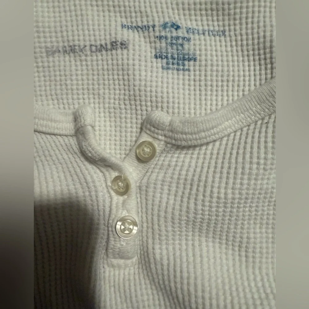 Brandy Melville White Crop Top - Picture 3 of 4